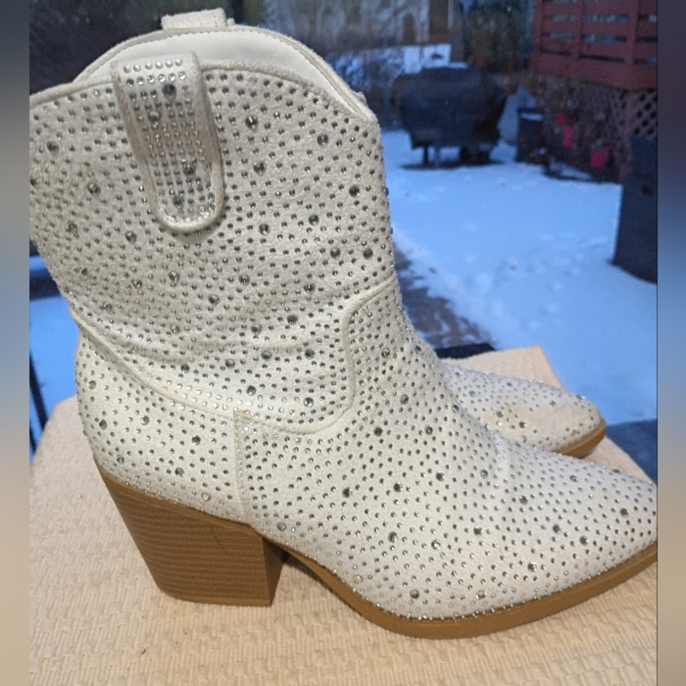 Charlotte Russe Sparkling White Heeled Boots - Picture 2 of 10